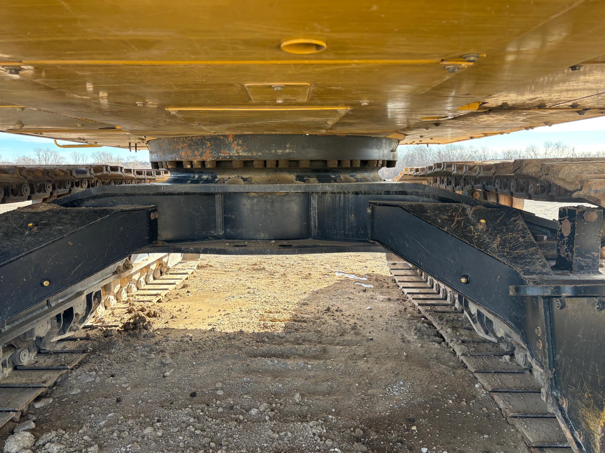 2019 CATERPILLAR 374FL - Image 25